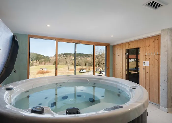 L'urson, Spacieux, Jacuzzi, Hammam Et Sauna Chalet