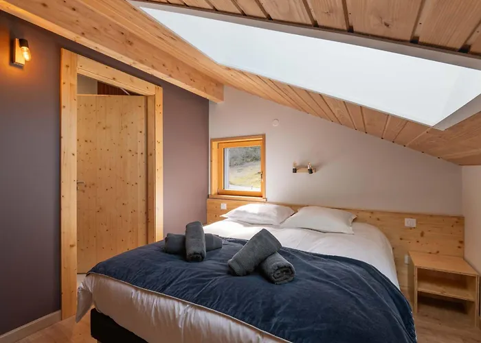 L'urson, Spacieux, Jacuzzi, Hammam Et Sauna Chalet